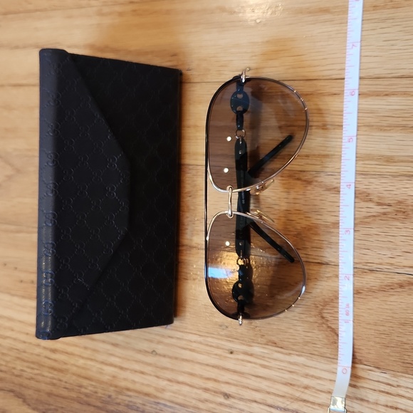 Gucci Sunglasses - Picture 5 of 7